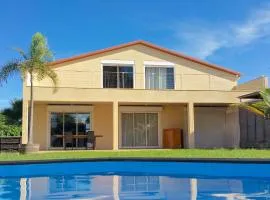 Chic Villa 20 min to Beach & 40 min to Mountains