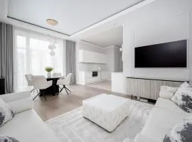 Luxury apartment Gedimino Pr Downtown with parking