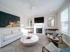 Luxury 4BR Escape - Premium Modern Comfort