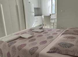 ApartHotel Sea & Back view studios, hotel in Durrës