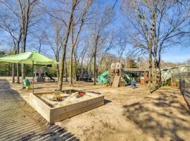 Families Welcome! Home with Playground in Kingston