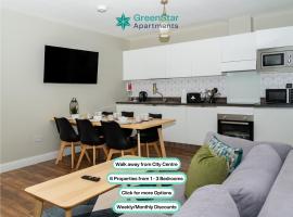 GreenStar Apartments - Short Walk Away Into Dundee City Centre - Next To Abertay University - Perfect For Your Short or Long Stays - Weekly & Monthly Offers For Your Longer Stays - CLICK FOR OPTIONS - 6 PROPERTIES AVAILABLE FROM 1 TO 3 BEDROOMS，位于邓迪的酒店