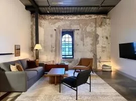 Charming 1BR Near Fiserv with Rooftop, Gym, and Parking