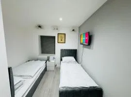 Letza House - Private En-Suite Rooms near Cardiff City Centre