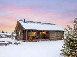 Upscale Designer Log Cabin Cozy Hot Tub Firepit