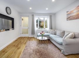 2 Bedroom Apartment With Parking, hotel di Hounslow