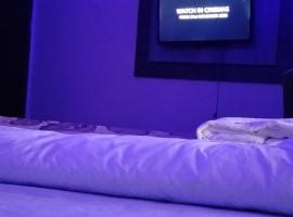 Prosperous Royal Hotel & Resort Center, hotel v Uyu