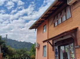 Hostel Dina & Suítes，位于波梅罗迪的酒店