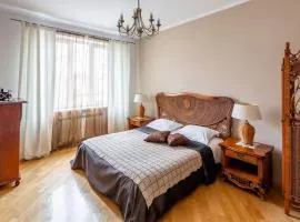 Apartment in Stunning Private House in Green Center District