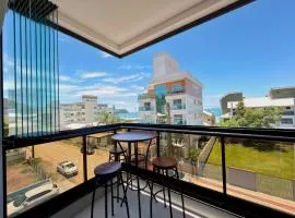 Sea view apartment with 3 bedrooms and garage