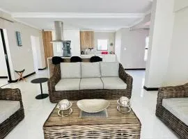 G&J villa & spacious cottage