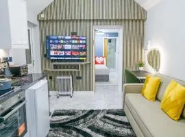 The Hideaway Sleeps up-to 4