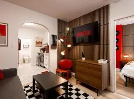Retro-Chic Hideaway - Walking Distance To Stampede