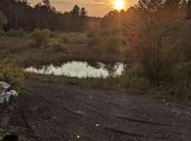 Tug Hill Fisherman's Paradise Rural and Quiet - Whole Home, hotel a Lacona