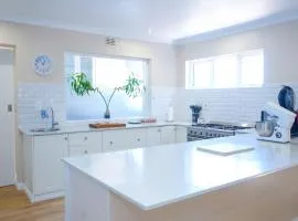 5BR Pool Fast Wi-Fi Walk To The Beach Pool Table