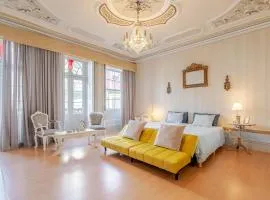 Serafina Palace Historic Charm by the Sea