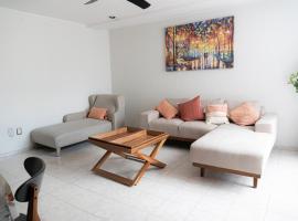 3 bedroom apartment 5 beds l 2,5 bathrooms l 2 cars, hotel v mestu Miravalle