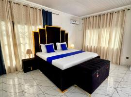 Royal Duplex Guest House, hotel em Limbe
