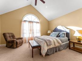 3BR Home Near Fort Knox w/ Patio • Sleeps 8, מלון בVine Grove