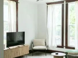 Charming Spacious 3BR Pet-Friendly Retreat