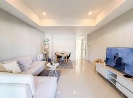 Donkaew minimalist townhouse