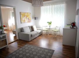Das Tulpen Apartment, place to stay in Weiden am See