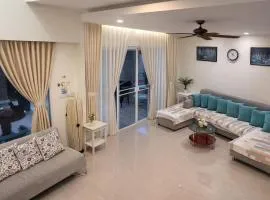 Grand Chalong Family House