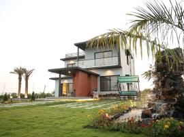 Bhakti Farm, Hotel in Maroli