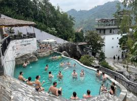 Lotus Hostel Ha Giang Loop, hotel i Hà Giang