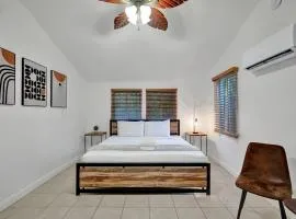 Tropical Oasis Studio w Pool