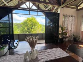 Siquijor Hilltop House Near Cambugahay Falls, hotel v destinácii Lazi