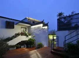 Wuqi Homestay Service Store, Wulingyuan District, Zhangjiajie City