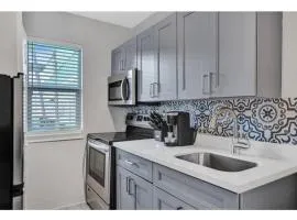 Rustic Retreats Cozy 1BR For 4 Guests In The Heart Of Fort Lauderdale