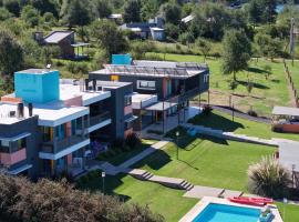 Complejo Cuatro Colores - Apart Hotel, hotel i Potrero de Garay