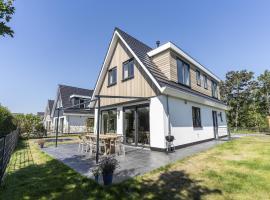 Serene Holiday Home in De Koog Texel with Sauna, hotel i Westermient