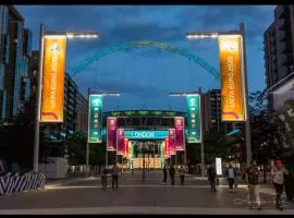 Stylish Wembley Park Apartment Balcony, Views and Tube Access