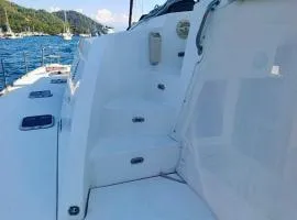 catamaran yatch tour