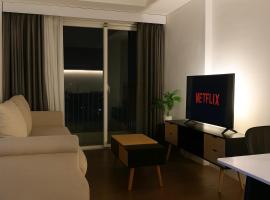 Spacious 1BR Apartment CASA ICE BSD, hotel di Cilenggang