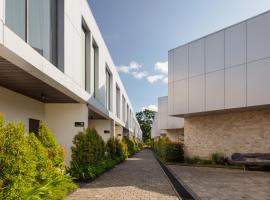 Hidden City Ubud - Modern Comfort and Relaxed Living near Central Ubud and Rice Fields - New Year's Offer, hotel in Ubud