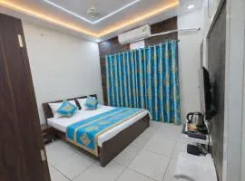 Hotel JL Palace Shri Mahakaleshwar Jyotirlinga Temple And Railway Station - Fully Air Conditioned Premium Room - Free Wi-fi - Free Parking Available - Best Premium Hotel In Ujjain