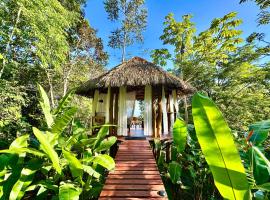 Finca Terra Incognita - Wood cabins in the jungle - Sea view, Hotel in Puerto Jiménez