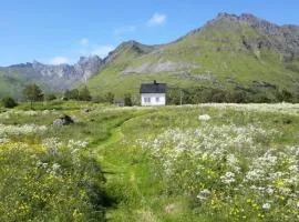 Lauvåsstua-Charming house by the sea