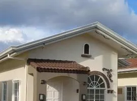 CasaDeAmor1338 New Modern House, and Family Friendly