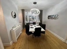 Comfortable, homely 4 bedroom property