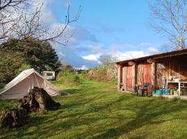Camping à la Ferme de la Marette, hotel di Gluiras