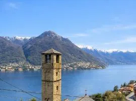 Lake View and Private Garden House for 6