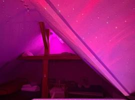 Sky Harmony Penthouse mit Wasserbett, Jacuzzi und Grill, hotel a Villingen-Schwenningen