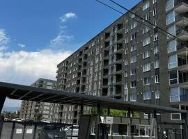 Dep al costado del hospital- cercano a safari - buena accesibilidad a carretera panamericana 5 - parking privado