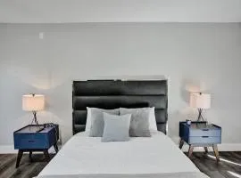 Pelican Studio with Private Patio in Pompano area