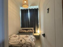 Central Abu Dhabi Private Room, Hotel in Abu Dhabi